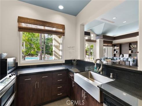 2233  Martin  311 , Irvine, CA