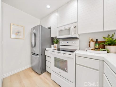 2233  Martin  204 , Irvine, CA