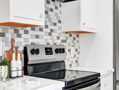 239  Streamwood  , Irvine, CA