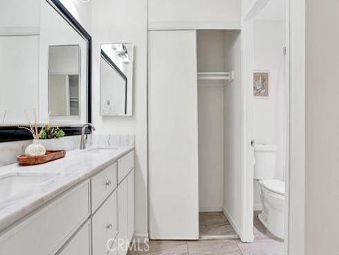 239  Streamwood  , Irvine, CA