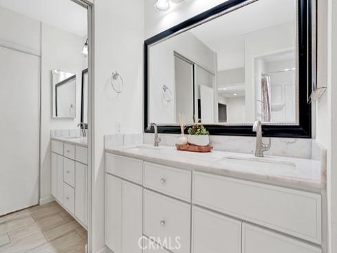 239  Streamwood  , Irvine, CA