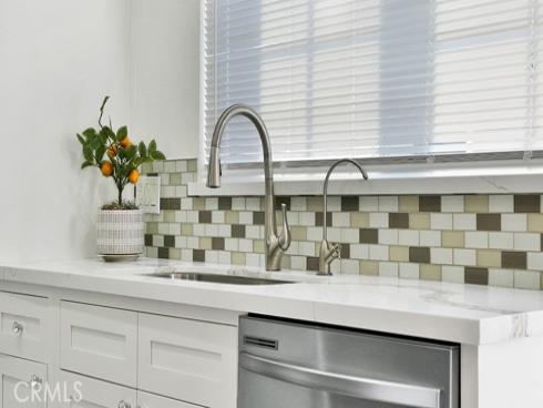 239  Streamwood  , Irvine, CA