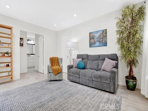 239  Streamwood  , Irvine, CA