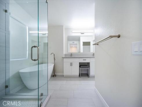 107  Sapphire  34 , Irvine, CA