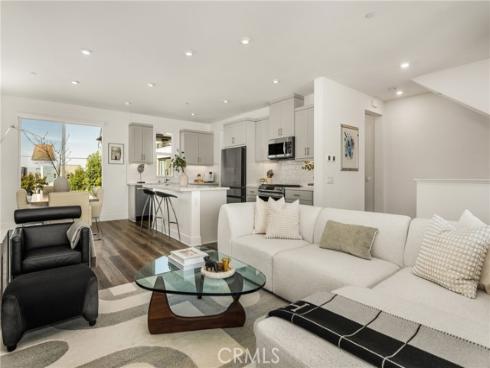 201  Lynx  , Irvine, CA