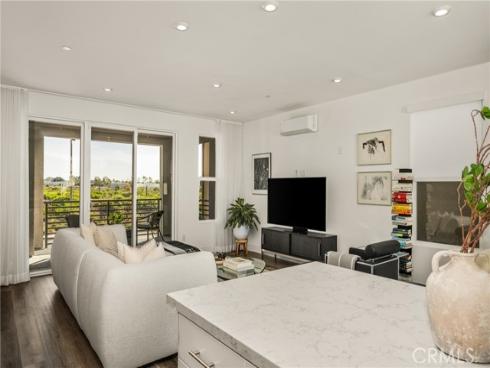 201  Lynx  , Irvine, CA