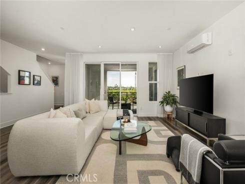 201  Lynx  , Irvine, CA