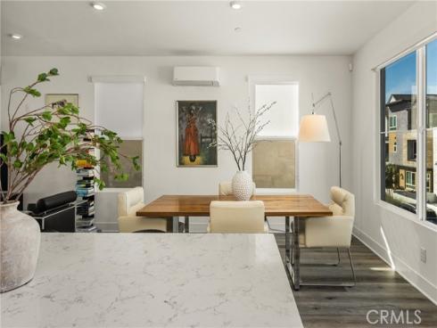 201  Lynx  , Irvine, CA