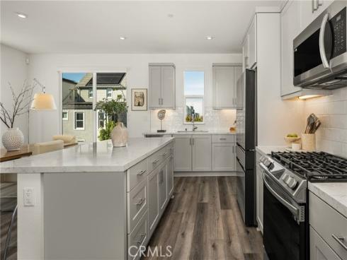 201  Lynx  , Irvine, CA