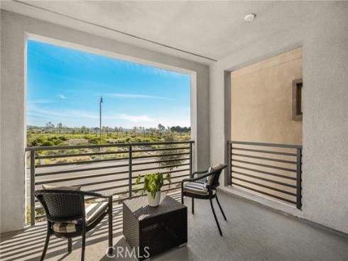 201  Lynx  , Irvine, CA