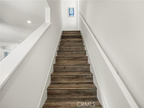 201  Lynx  , Irvine, CA