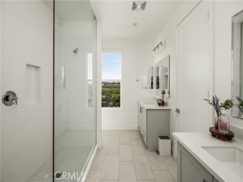 201  Lynx  , Irvine, CA