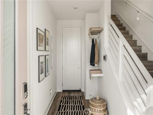 201  Lynx  , Irvine, CA