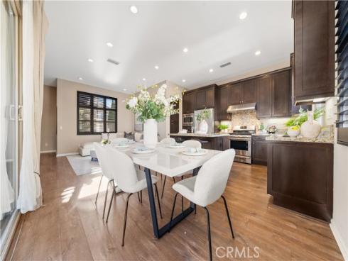 81 Strawberry Grv , Irvine, CA