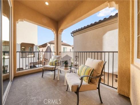 81 Strawberry Grv , Irvine, CA