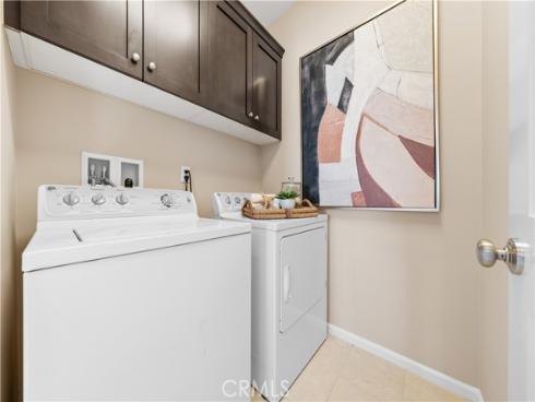 81 Strawberry Grv , Irvine, CA