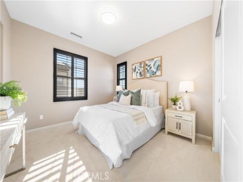 81 Strawberry Grv , Irvine, CA