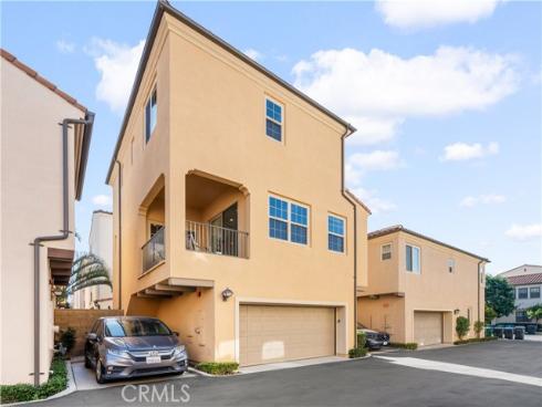 81 Strawberry Grv , Irvine, CA