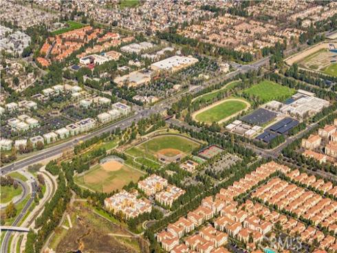 81 Strawberry Grv , Irvine, CA