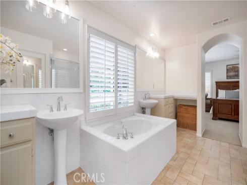 90 Winslow , Irvine, CA