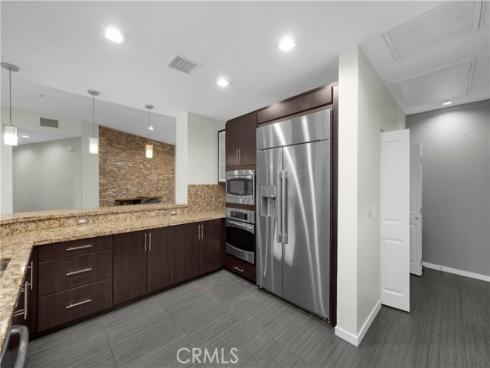 21  Gramercy  220 , Irvine, CA