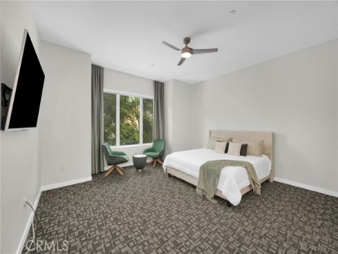 21  Gramercy  220 , Irvine, CA