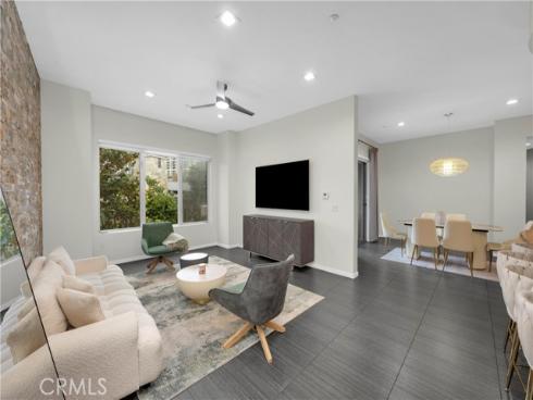 21  Gramercy  220 , Irvine, CA