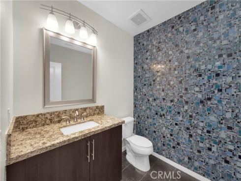 21  Gramercy  220 , Irvine, CA