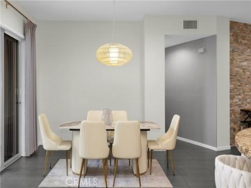 21  Gramercy  220 , Irvine, CA