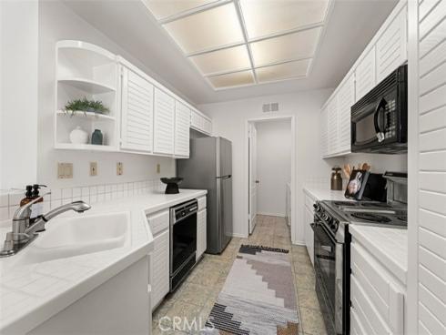 32  Lehigh Aisle  , Irvine, CA