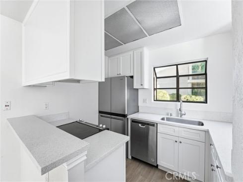 85  Lakepines  , Irvine, CA