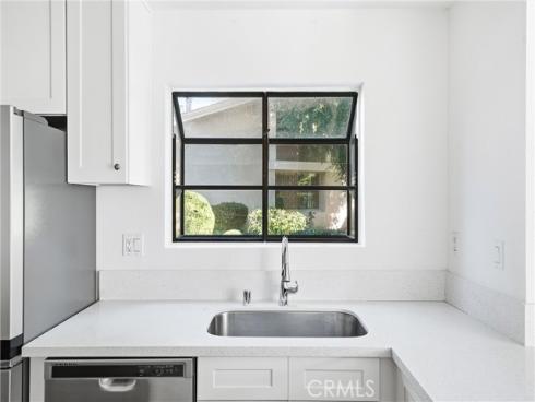 85  Lakepines  , Irvine, CA