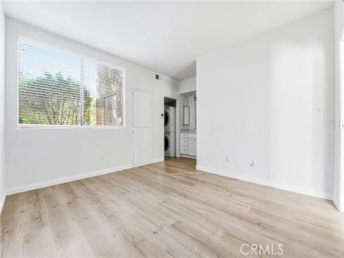 85  Lakepines  , Irvine, CA