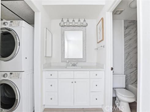 85  Lakepines  , Irvine, CA