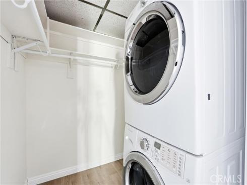 85  Lakepines  , Irvine, CA