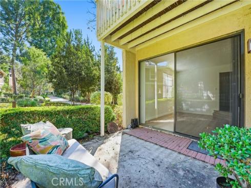 85  Lakepines  , Irvine, CA