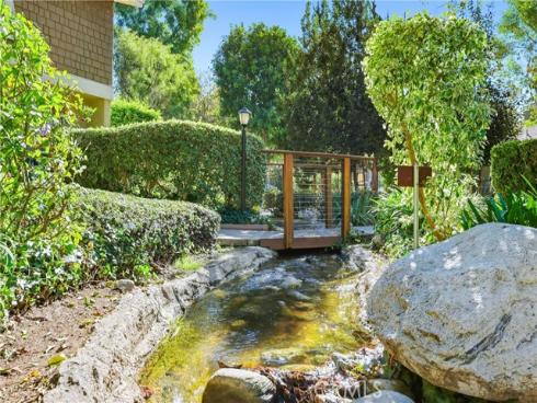 85  Lakepines  , Irvine, CA