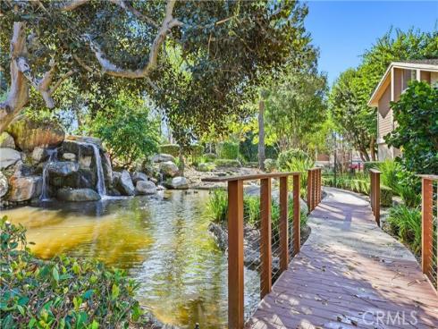 85  Lakepines  , Irvine, CA