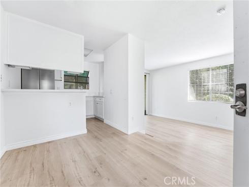 85  Lakepines  , Irvine, CA