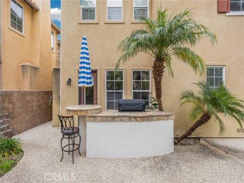 23  Vacaville  , Irvine, CA