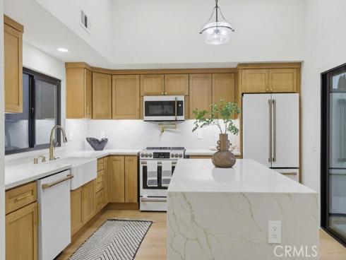 41  Cape Cod  , Irvine, CA