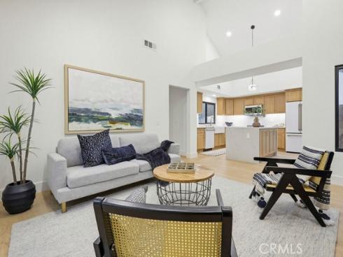 41  Cape Cod  , Irvine, CA