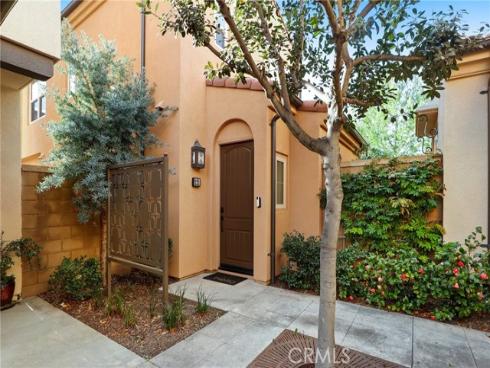 121  Excursion  , Irvine, CA