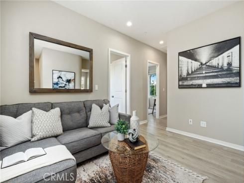 121  Excursion  , Irvine, CA