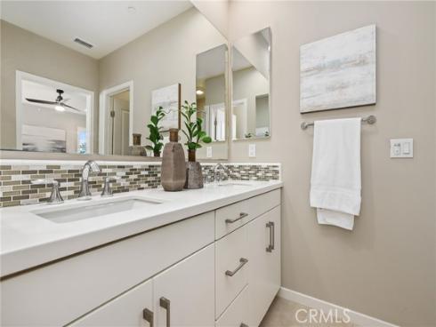 121  Excursion  , Irvine, CA