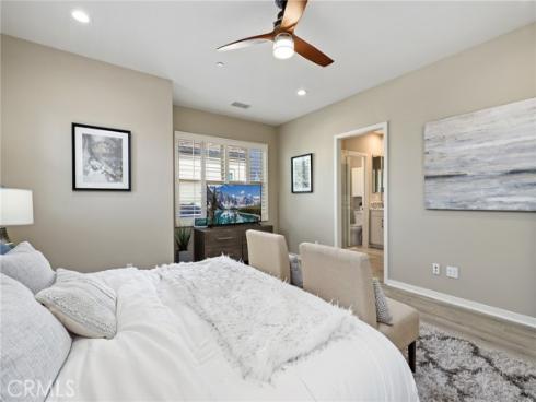 121  Excursion  , Irvine, CA