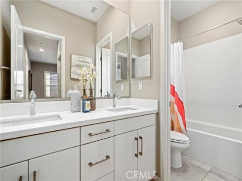 121  Excursion  , Irvine, CA