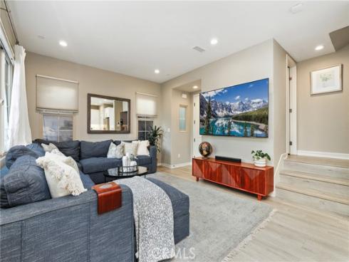 121  Excursion  , Irvine, CA