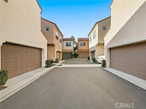 121  Excursion  , Irvine, CA