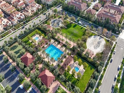 121  Excursion  , Irvine, CA